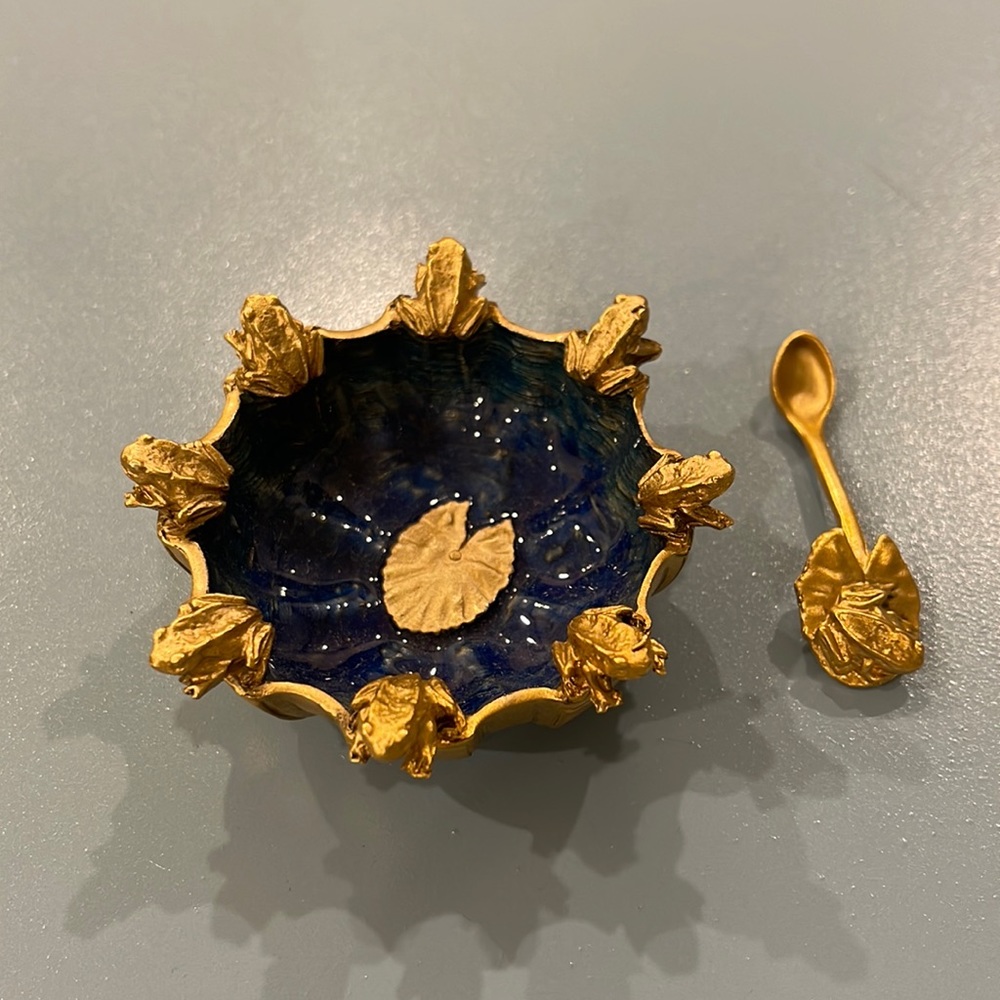 Frogs Overlooking Pond Dish Bowl by Table Art